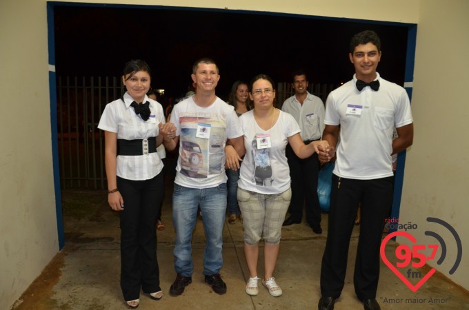 Integrantes da Rádio Coração FM realizam retiro para casais em Jateí
