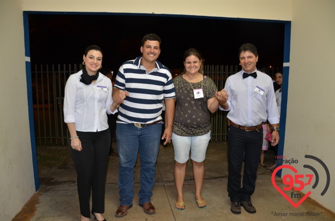 Integrantes da Rádio Coração FM realizam retiro para casais em Jateí