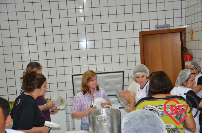 Integrantes da Rádio Coração FM realizam retiro para casais em Jateí