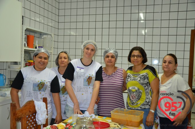 Integrantes da Rádio Coração FM realizam retiro para casais em Jateí