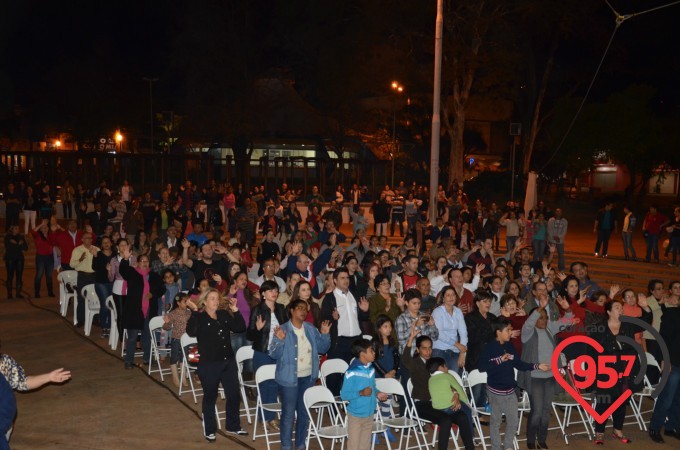 Show na praça Antonio João com Rodrigo Ferreira
