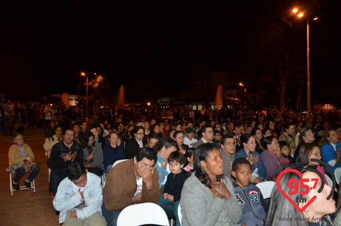 Show na praça Antonio João com Rodrigo Ferreira