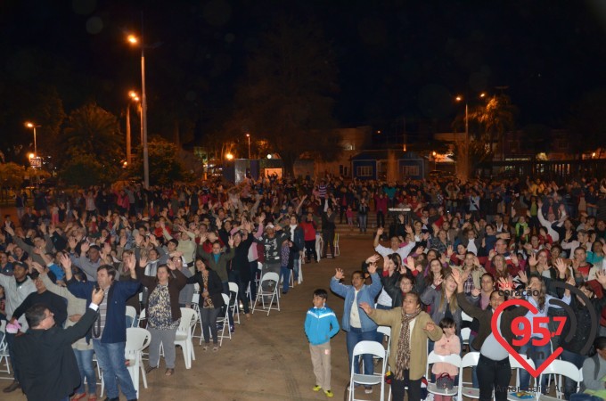Show na praça Antonio João com Rodrigo Ferreira