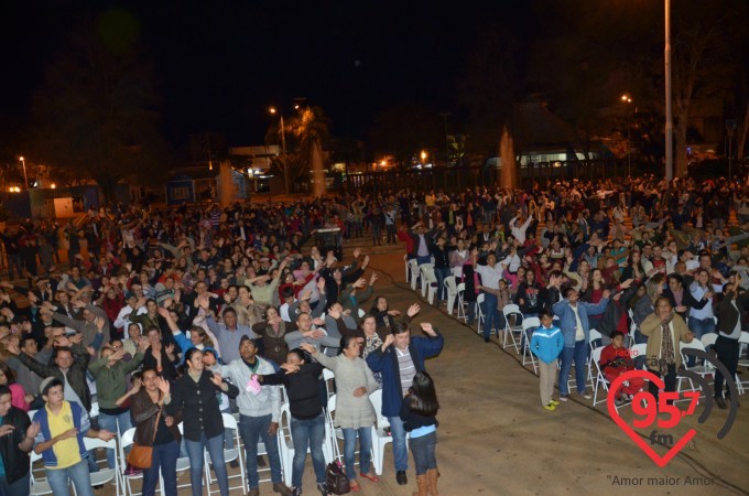 Show na praça Antonio João com Rodrigo Ferreira