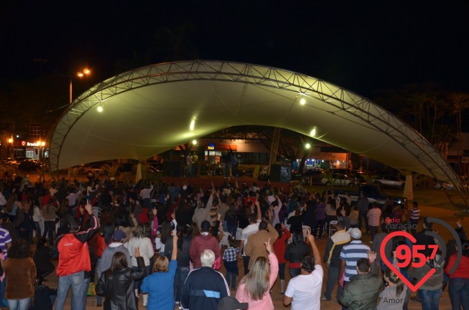 Show na praça Antonio João com Rodrigo Ferreira