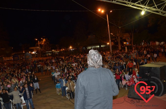 Show na praça Antonio João com Rodrigo Ferreira