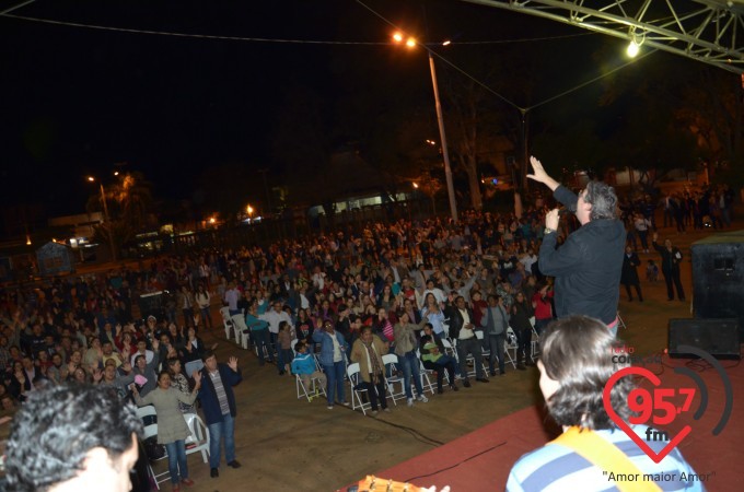 Show na praça Antonio João com Rodrigo Ferreira
