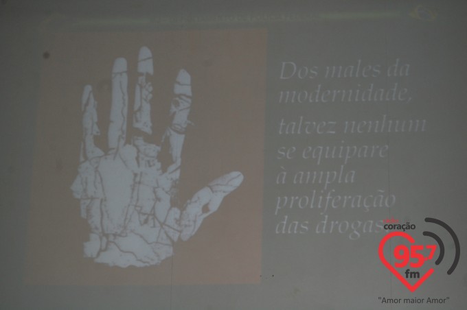 Peritos da Policia Federal ministram palestra na escola Imaculada