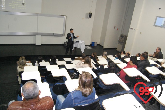 Peritos da Policia Federal ministram palestra na escola Imaculada