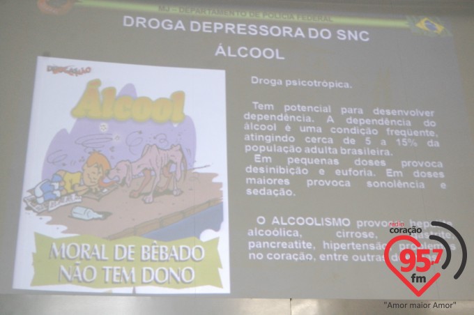 Peritos da Policia Federal ministram palestra na escola Imaculada