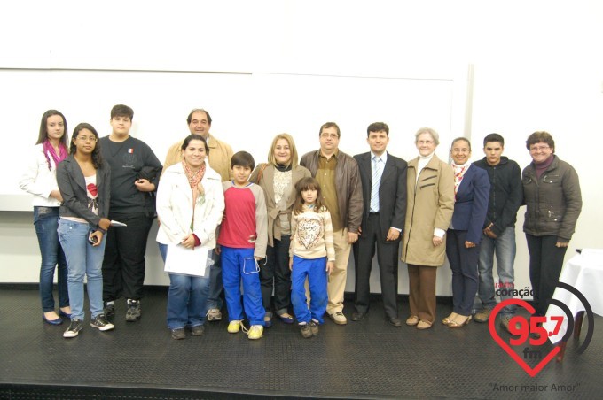 Peritos da Policia Federal ministram palestra na escola Imaculada
