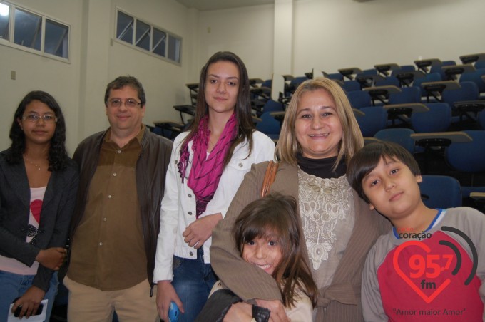 Peritos da Policia Federal ministram palestra na escola Imaculada
