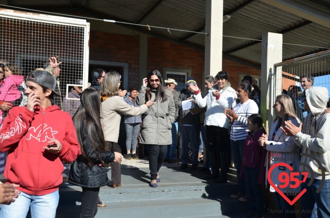 Participantes do acampamento embarcam no Santuário Padre Pio