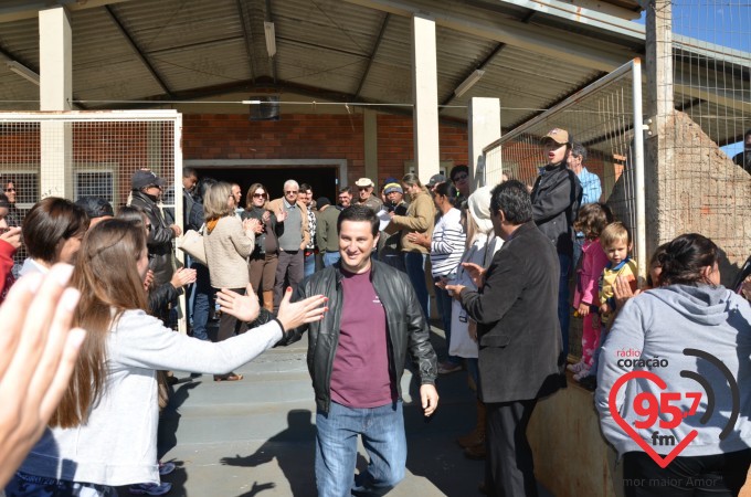 Participantes do acampamento embarcam no Santuário Padre Pio