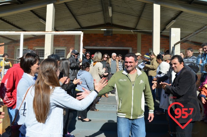 Participantes do acampamento embarcam no Santuário Padre Pio