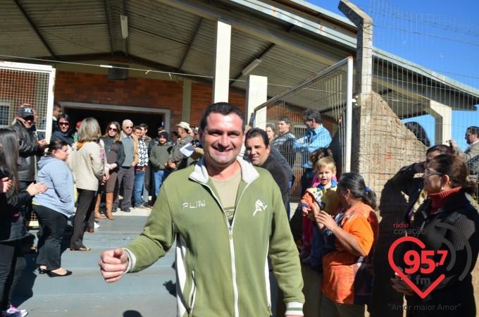 Participantes do acampamento embarcam no Santuário Padre Pio
