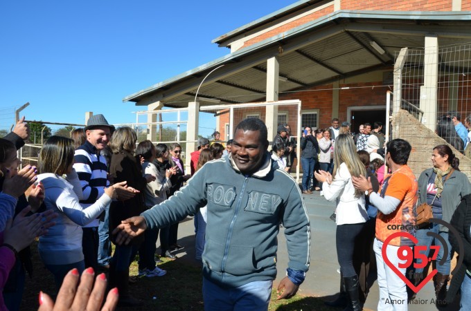 Participantes do acampamento embarcam no Santuário Padre Pio