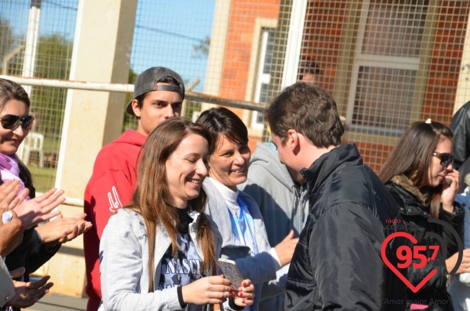 Participantes do acampamento embarcam no Santuário Padre Pio