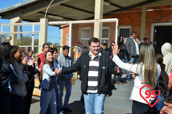 Participantes do acampamento embarcam no Santuário Padre Pio