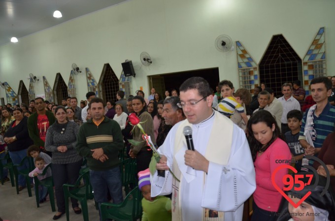 Paróquia Santa Teresinha celebra o dia da padroeira com encerramento da novena
