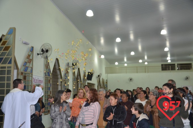 Paróquia Santa Teresinha celebra o dia da padroeira com encerramento da novena
