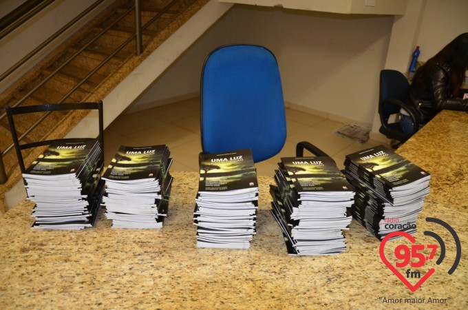 Cura leva Reginaldo Teixeira lançar livro sobre vício em álcool e drogas em sua vida