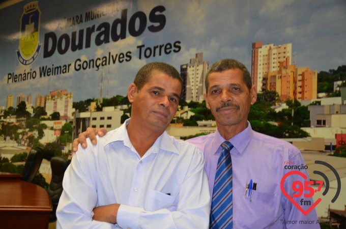 Cura leva Reginaldo Teixeira lançar livro sobre vício em álcool e drogas em sua vida