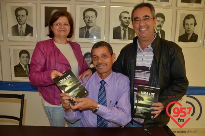 Cura leva Reginaldo Teixeira lançar livro sobre vício em álcool e drogas em sua vida