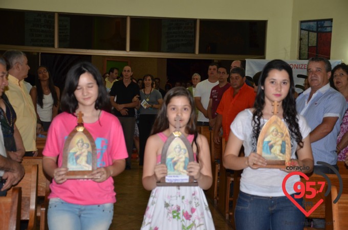 Paróquia N.S. Fátima celebra missa aos noivos