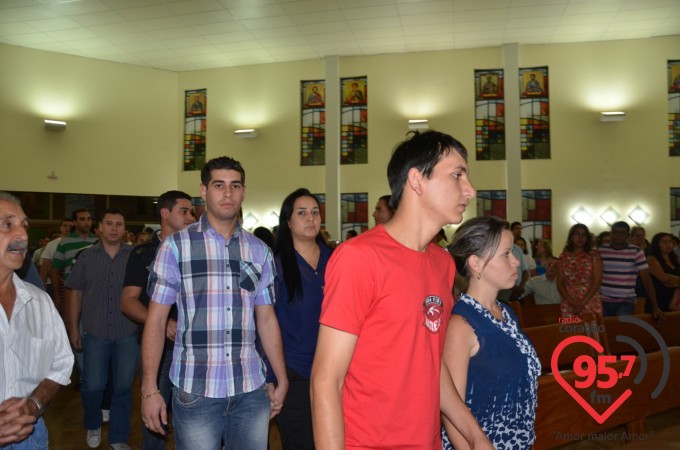 Paróquia N.S. Fátima celebra missa aos noivos