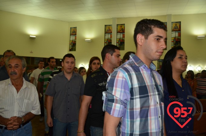 Paróquia N.S. Fátima celebra missa aos noivos
