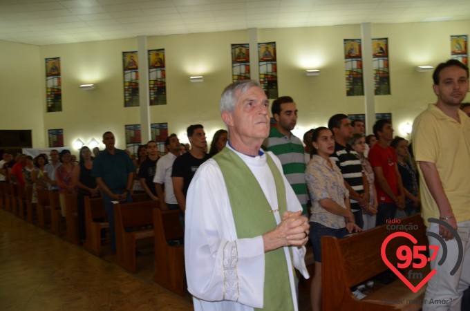 Paróquia N.S. Fátima celebra missa aos noivos