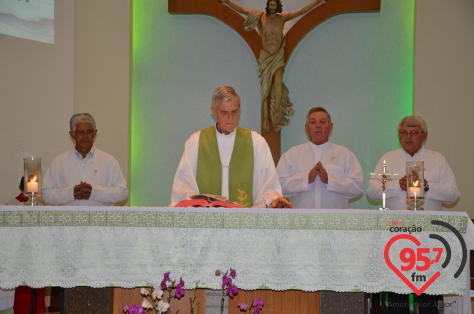 Paróquia N.S. Fátima celebra missa aos noivos