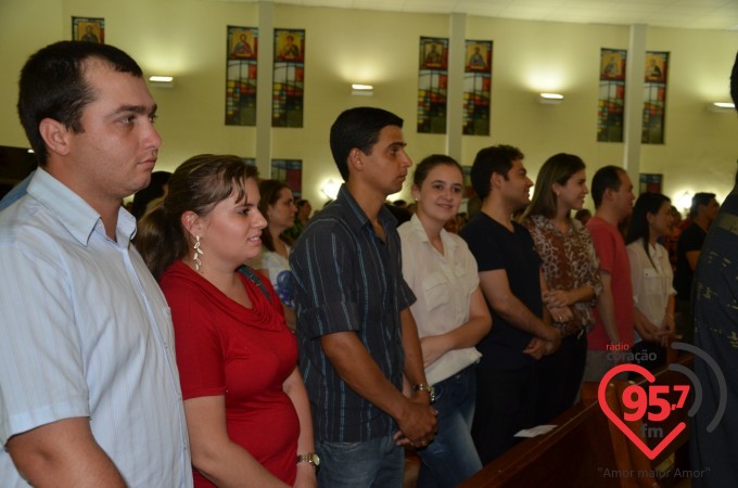 Paróquia N.S. Fátima celebra missa aos noivos