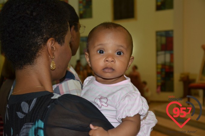 Paróquia N.S. Fátima celebra missa aos noivos