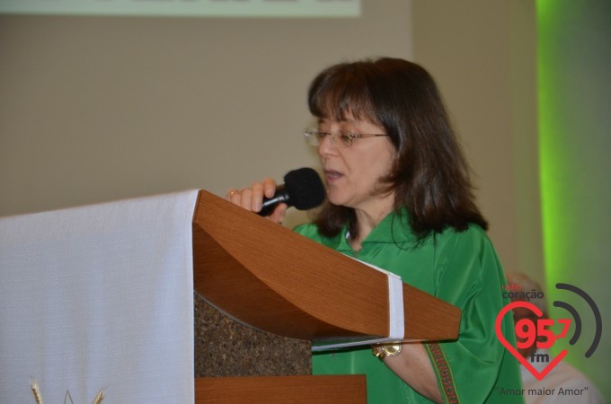 Paróquia N.S. Fátima celebra missa aos noivos