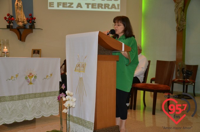 Paróquia N.S. Fátima celebra missa aos noivos