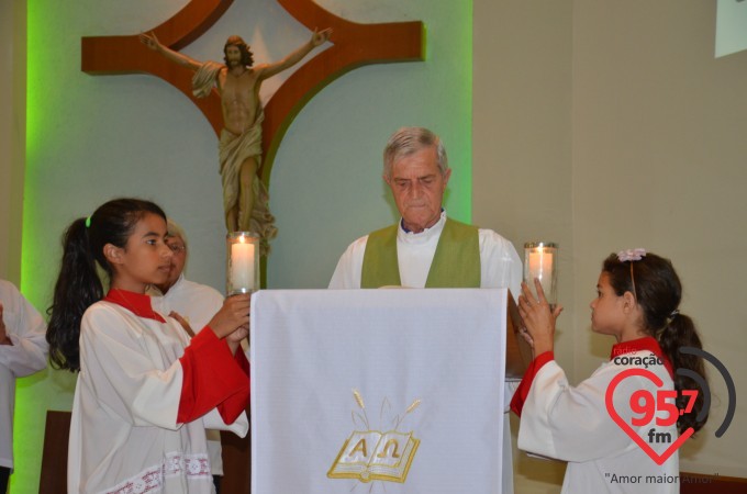 Paróquia N.S. Fátima celebra missa aos noivos