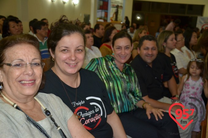 Paróquia N.S. Fátima celebra missa aos noivos