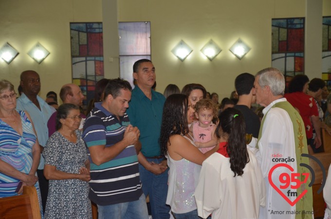 Paróquia N.S. Fátima celebra missa aos noivos