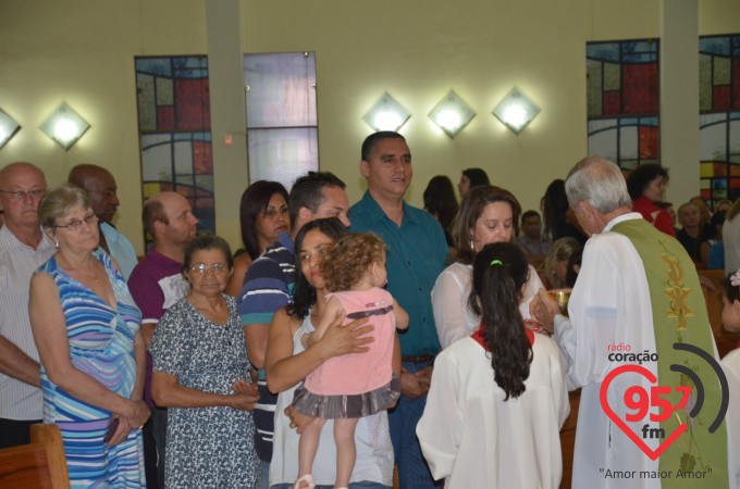 Paróquia N.S. Fátima celebra missa aos noivos