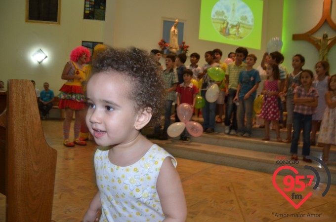 Paróquia N.S. Fátima celebra missa aos noivos