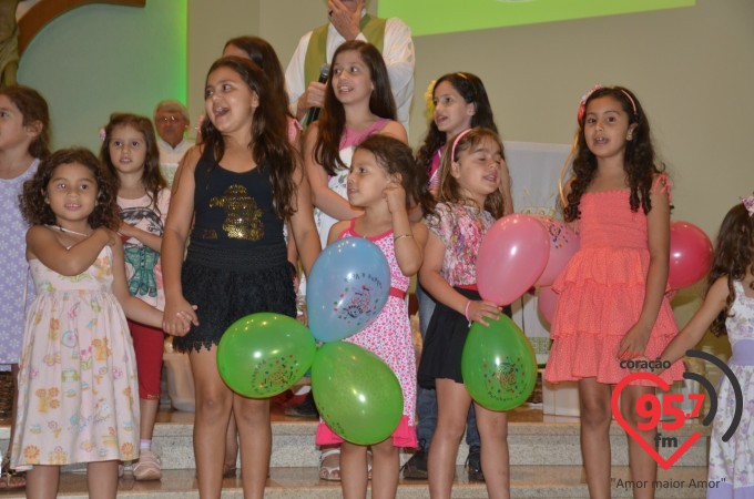 Paróquia N.S. Fátima celebra missa aos noivos