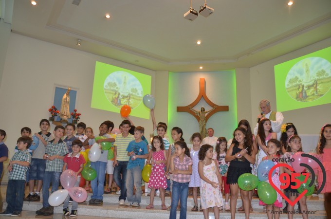 Paróquia N.S. Fátima celebra missa aos noivos