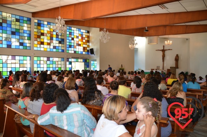 Igreja São Francisco realiza encontro de mulheres