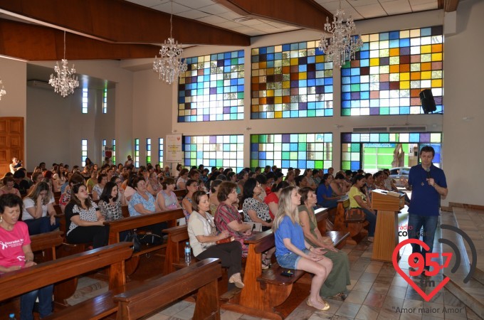 Igreja São Francisco realiza encontro de mulheres