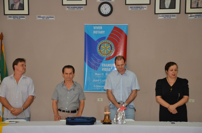Rotary Club de Itaporã recebe visita de membros da Rádio Coração FM