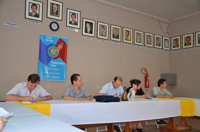Rotary Club de Itaporã recebe visita de membros da Rádio Coração FM