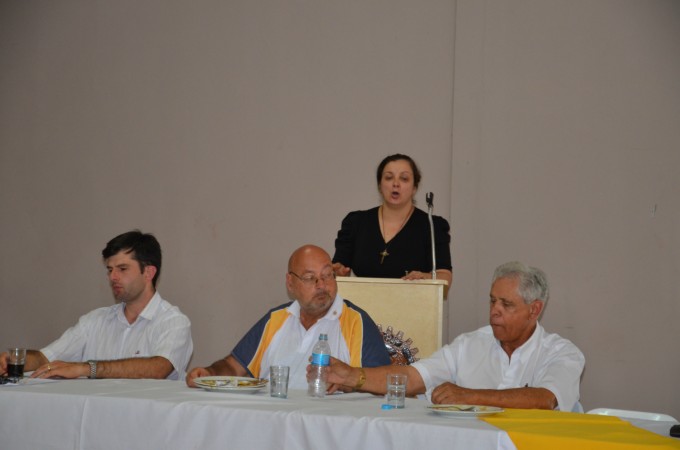 Rotary Club de Itaporã recebe visita de membros da Rádio Coração FM
