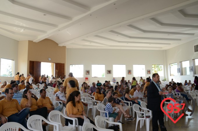 Igreja São Paulo Apóstolo celebra missa mensal com equipistas
